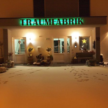Hotel Traumfabrik Buettelborn Екстер'єр фото