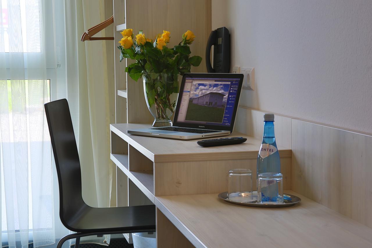 Hotel Traumfabrik Buettelborn Екстер'єр фото