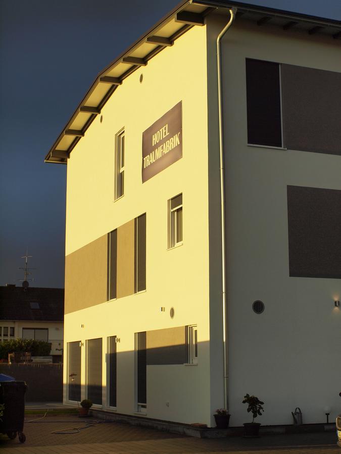 Hotel Traumfabrik Buettelborn Екстер'єр фото