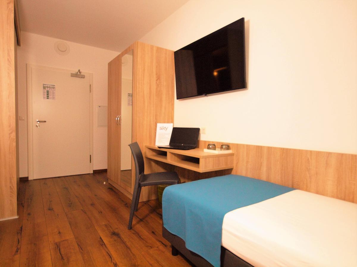 Hotel Traumfabrik Buettelborn Екстер'єр фото
